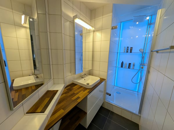 Neu renovierte und wunderschöne 4.5-Zimmer-Wohnung, im Herzen von Zürich 11