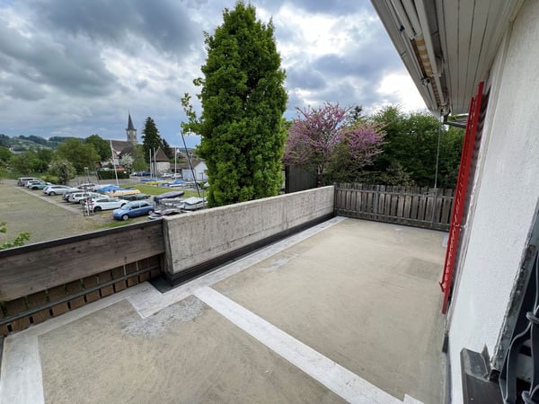 Grosszügige Wohnung in Steckborn mit Balkon, Kamin und Parkplatz in See Nähe 7