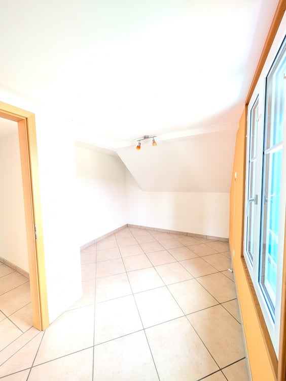 Moderne 5.5-Zi-Maisonette Attika (127m²) im Zentrum: 2 min zu Bahnhof/Migros, Gartennutzung & Bergsicht 10