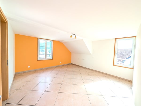 Moderne 5.5-Zi-Maisonette Attika (127m²) im Zentrum: 2 min zu Bahnhof/Migros, Gartennutzung & Bergsicht 9