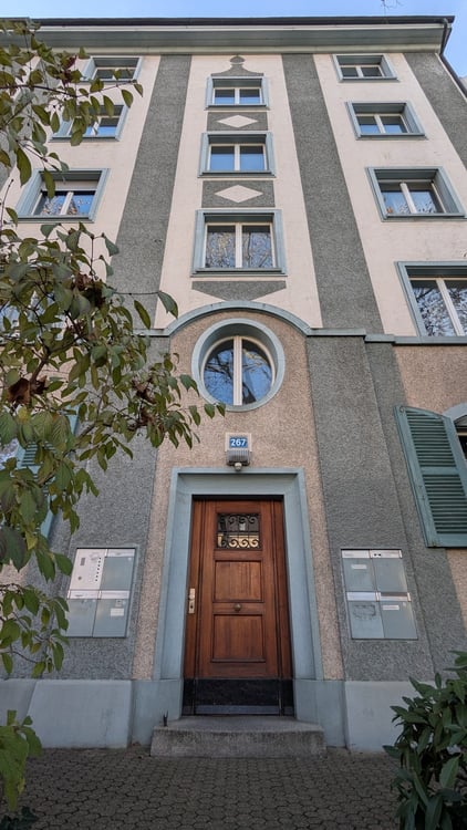 Charmante Loftwohnung mit Le-Corbusier-Farbakzent ideal für Singles oder Paare 9