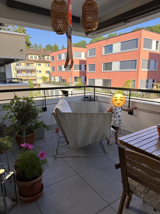 Neuwertige, Zentrale 4.5 Zi. Wohnung mit Aussicht nahe Kantonsspital 5