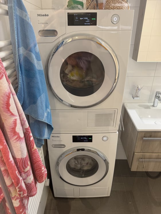 Neuwertige, Zentrale 4.5 Zi. Wohnung mit Aussicht nahe Kantonsspital 8