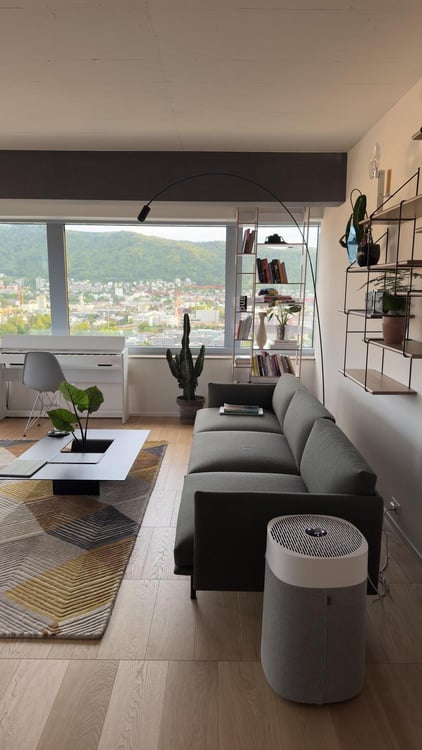 High-Floor 2.5-Room Apartment, open views to the City and Uetliberg 2