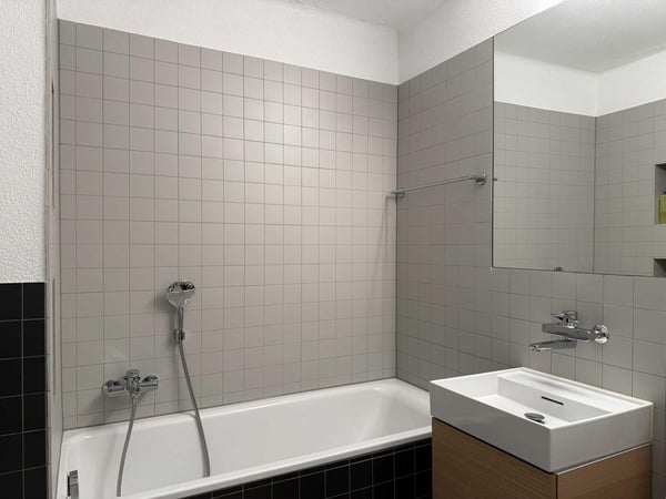 Light filled spacious Hongg apartment with garden access 11