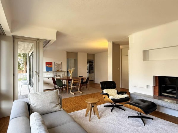 Light filled spacious Hongg apartment with garden access 2