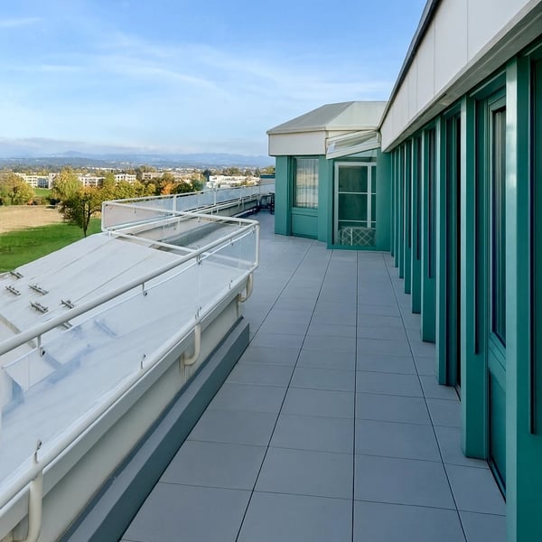 90 m² Attika-Büro mit privater Dachterrasse in Fällanden 2