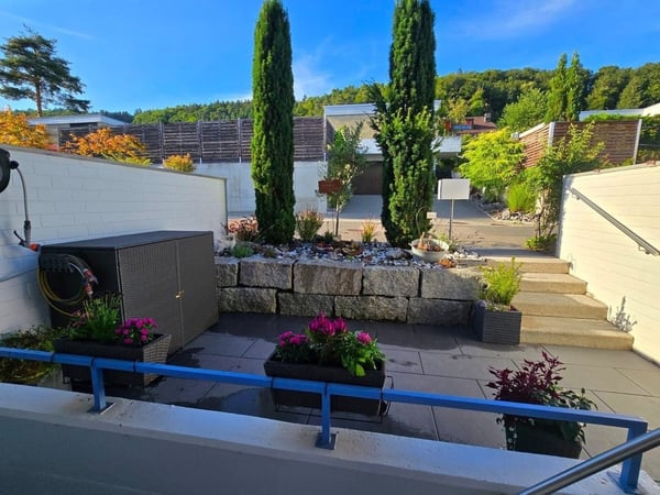 Charmantes Reiheneinfamilienhaus mit kleinem Garten, Garage und PP 2