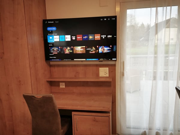 Neuwertiges, möbliertes, Studio mit 20m2 Terrasse 2