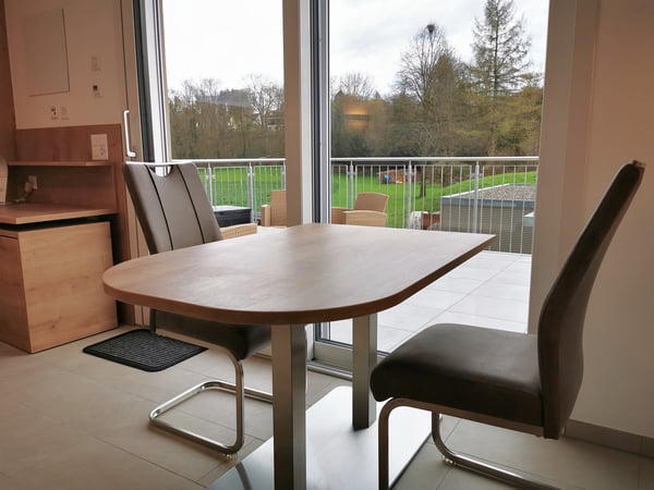 Neuwertiges, möbliertes, Studio mit 20m2 Terrasse 10