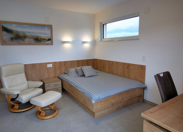 Neuwertiges, möbliertes, Studio mit 20m2 Terrasse 4