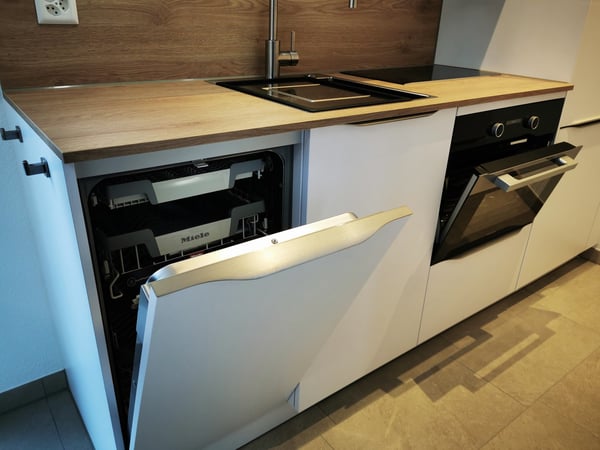 Neuwertiges, möbliertes, Studio mit 20m2 Terrasse 9