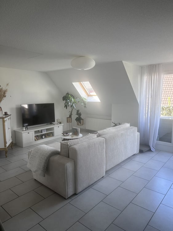 Wunderschöne 2.5 Zimmer-Dachwohnung zu vermieten 1