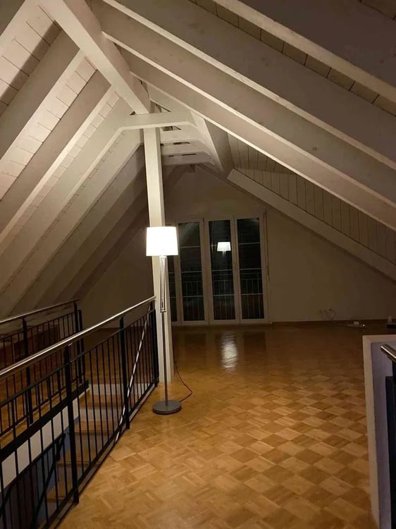 Familienfreundliches 5.5-Zimmer-Einfamilienhaus mit umlaufendem Garten, Cheminée, Garage und 4 Parkplätzen in Unterengstringen 10