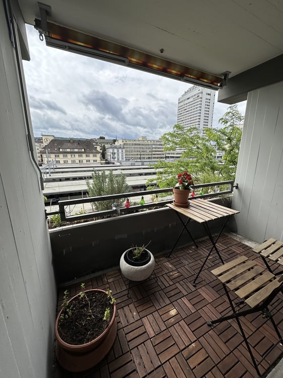 1,5-Zimmer-Wohnung gegenüber dem Bahnhof Oerlikon, 3. Stock 6