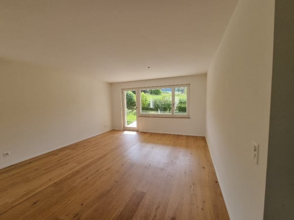 Helle 4.5-Zimmer-Wohnung inkl. 2 Garagenplätzen, Hobbyraum und Garten in Thalwil 2
