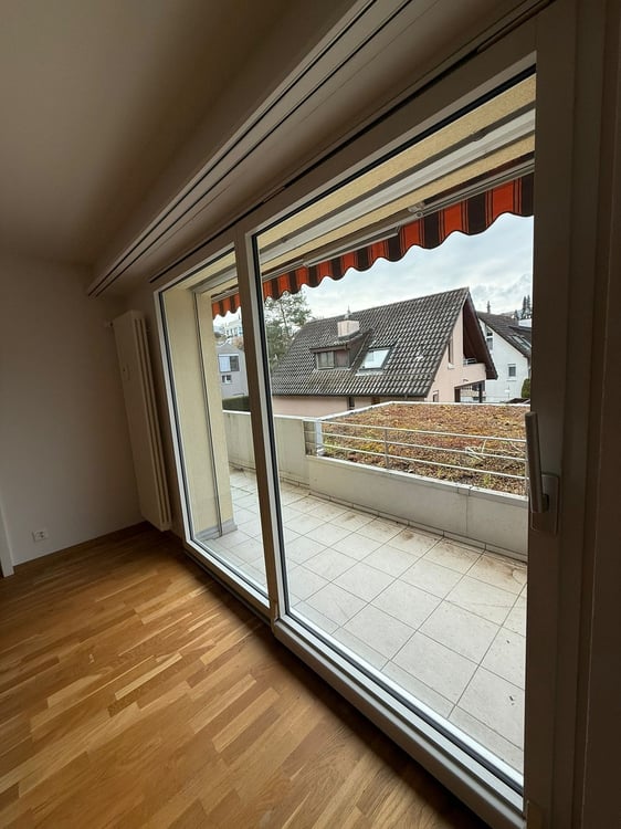 Ruhige, renovierte 3.5ZimmerWohnung mit Balkon im Grünen von Therwil 7
