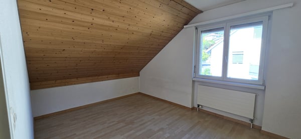 Nachmieter für eine günstige 4 1/2 Zimmerwohnug gesucht. 6