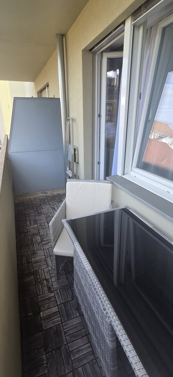 Helle und gemütliche 2-Zimmer-Wohnung mit zwei Balkonen in Basel 4