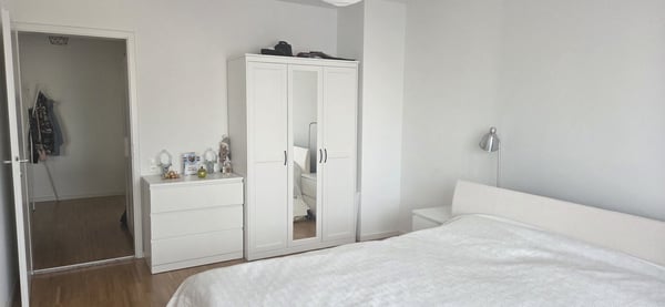 Helle und gemütliche 2-Zimmer-Wohnung mit zwei Balkonen in Basel 3