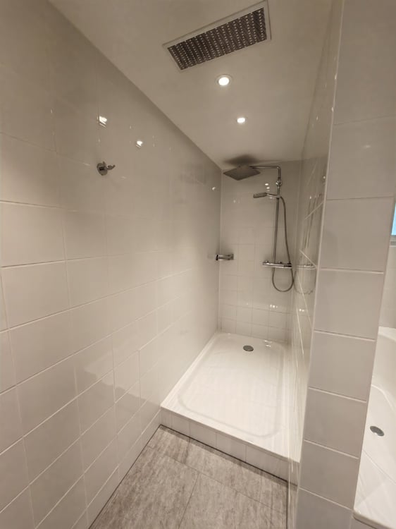 Moderne 2.5-Zimmerwohnung mit privatem Gartensitzplatz 11