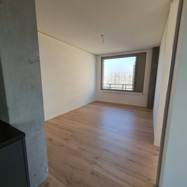 3.5 Zimmer-Wohnung im 14. Stock des 