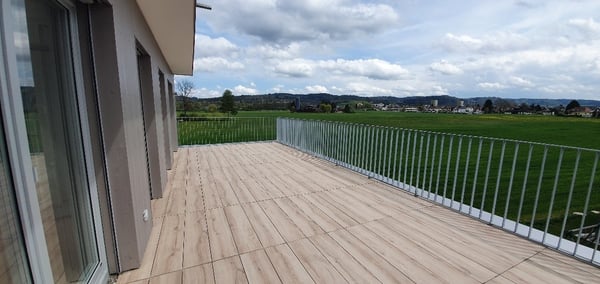 4.5 Zi. Maisonette-Wohnung 155m2 & 70m2 Terrassen - nur 2 Wohnungen im Haus! 2