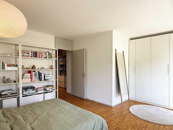 Light filled spacious Hongg apartment with garden access 6