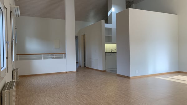 Schöne ruhige 3 1/2 Zimmer-Maisonettewohnung im 1.OG & 2.OG mit 95m2 zu vermieten 3