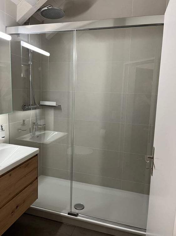 Zu vermieten: Moderne 2.5-Zimmer-Wohnung mit Balkon und Galerie in Biglen 8