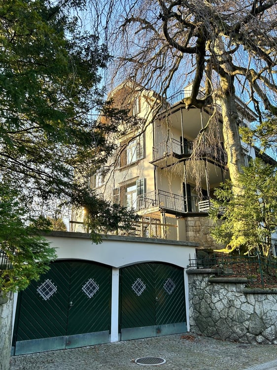 Helle 4.5-Zimmer-Altbauwohnung im Grünen in Zürich-Enge/Kreis 2 - Nachmieter ab 1.10. gesucht 3