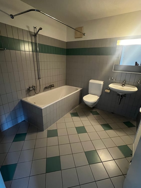 1.5 Zimmer Wohnung mit Balkon und Bad