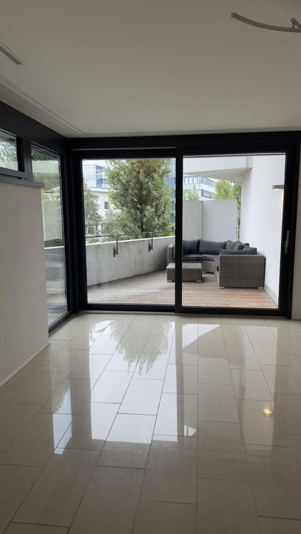 Grosszügige 1.5-Zimmer-Wohnung im Hard Turm Park 1