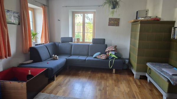 Einfamilienhaus mit 7 Zimmer, Garten und Aussenparkplätzen 1