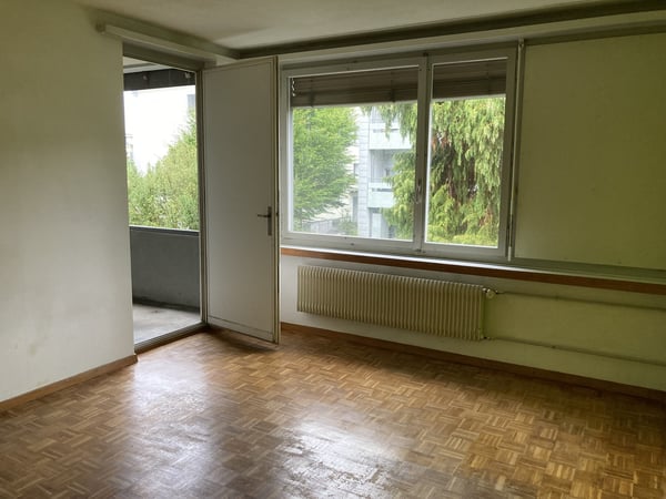 Wohnung im ersten Stock, 3 1/2 Zimmer Altbau, Nähe Bahnhof Thun neu renoviert. 2