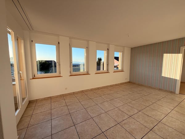 Grosszügige 5-Zimmerwohnung mit Weitsicht im stilvollen Jugendstilhaus 8