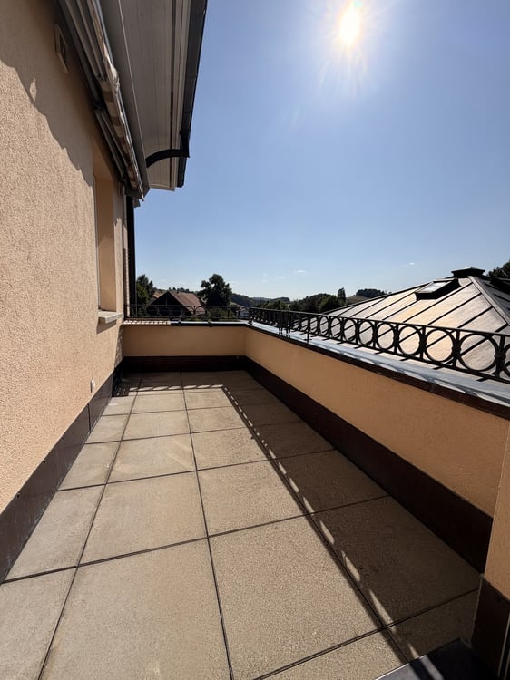 Grosszügige 5-Zimmerwohnung mit Weitsicht im stilvollen Jugendstilhaus 11