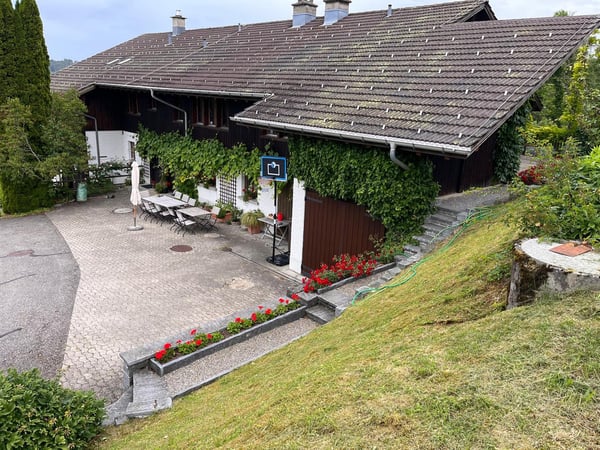 6-Zimmer-Hausteil, in wunderbarer Umgebung mit Weitsicht 2