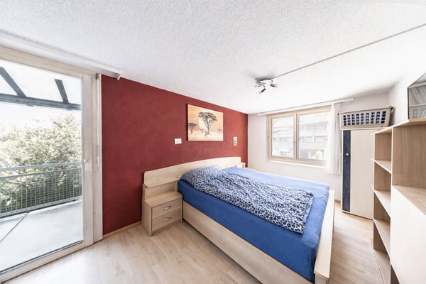 Grosszügige 4½-Zimmer-Maisonettewohnung mit Garten in Heimberg 4
