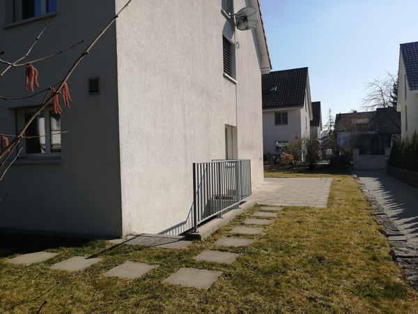 5.5-Zimmer-Einfamilienhaus mit Garten und Doppelgarage zu vermieten 4