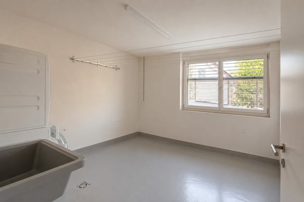 Seltene Mietgelegenheit: modernes 5.5-Zimmer-Einfamilienhaus mit Garten und Weitsicht in St. Erhard 12