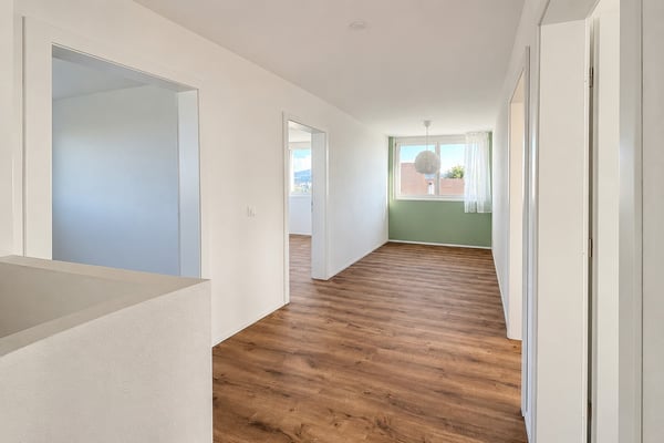 Seltene Mietgelegenheit: modernes 5.5-Zimmer-Einfamilienhaus mit Garten und Weitsicht in St. Erhard 9