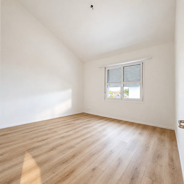 Helle 4.5-Zimmer-Wohnung mit Cheminée & bis zu 4 m hohen Decken 9