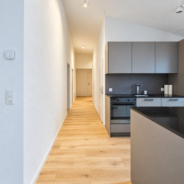 Helle 4.5-Zimmer-Wohnung mit Cheminée & bis zu 4 m hohen Decken 6