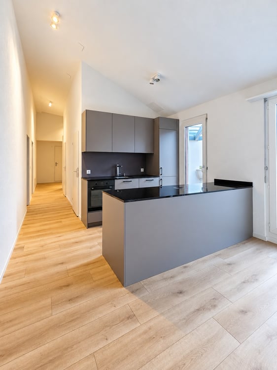 Helle 4.5-Zimmer-Wohnung mit Cheminée & bis zu 4 m hohen Decken 7