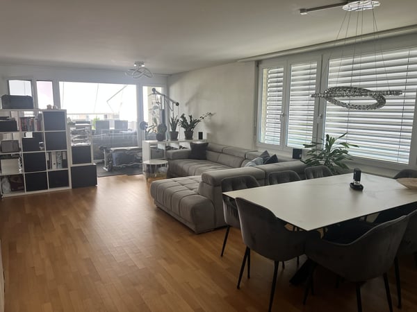 Moderne 4.5-Zimmer-Wohnung in Tann zu vermieten 2