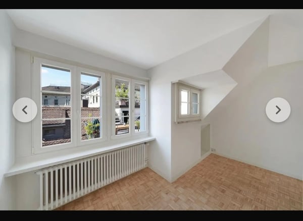 Grosszügige 2.5 Zimmerwohnung 6