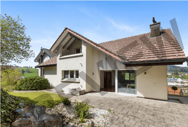 Grosszügiges 6.5-Zimmer-Einfamilienhaus mit Cheminée, Garten und direktem Garagenzugang in Herisau 7