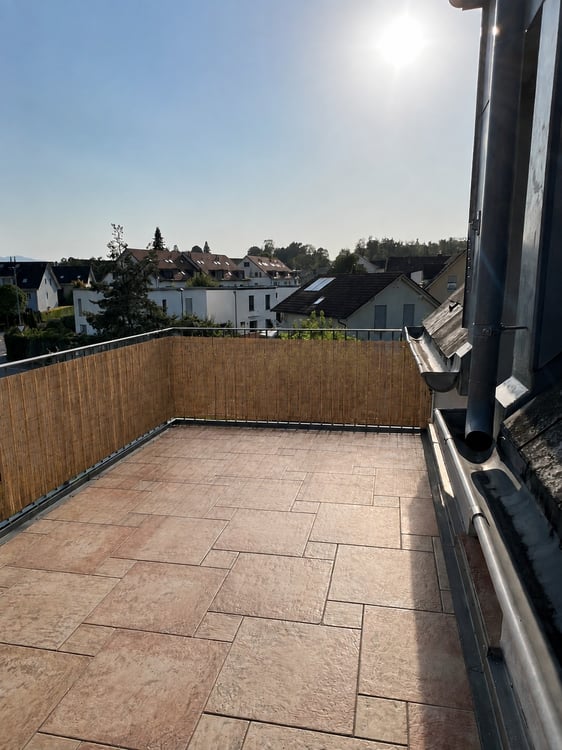 Charmante 4½-Zimmer-Dachwohnung mit sonniger Terrasse und Weitsicht 11