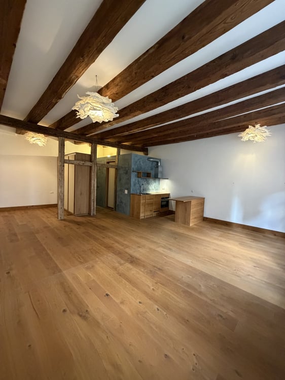 60 m² Neubau-Studio mit 4 m hohen Decken im Zürcher Niederdorf 1